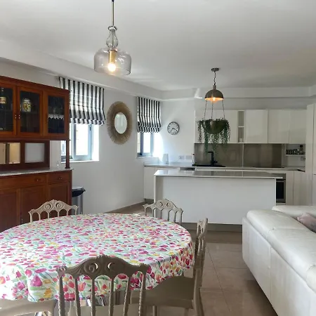 Cozy 2 Bedroom Near Seafront Gżira