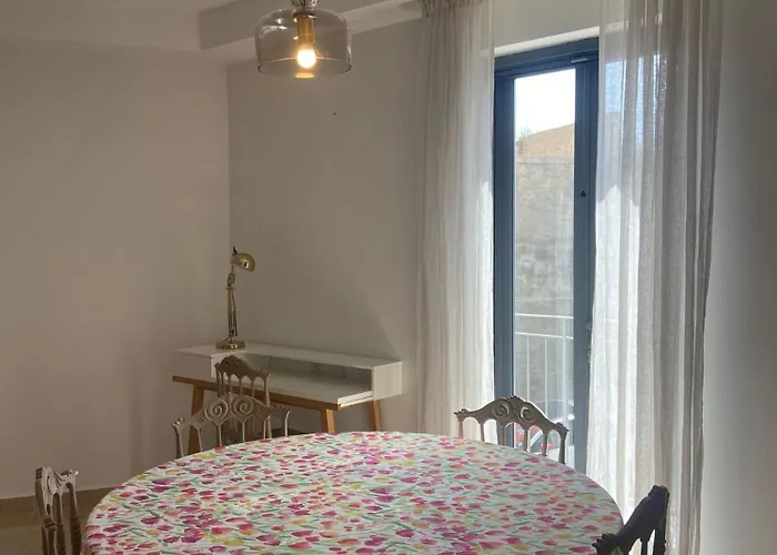 Cozy 2 Bedroom Near Seafront Appartement Gzira